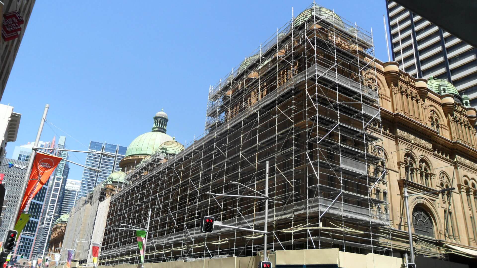 scaffolding heritage site on qvb