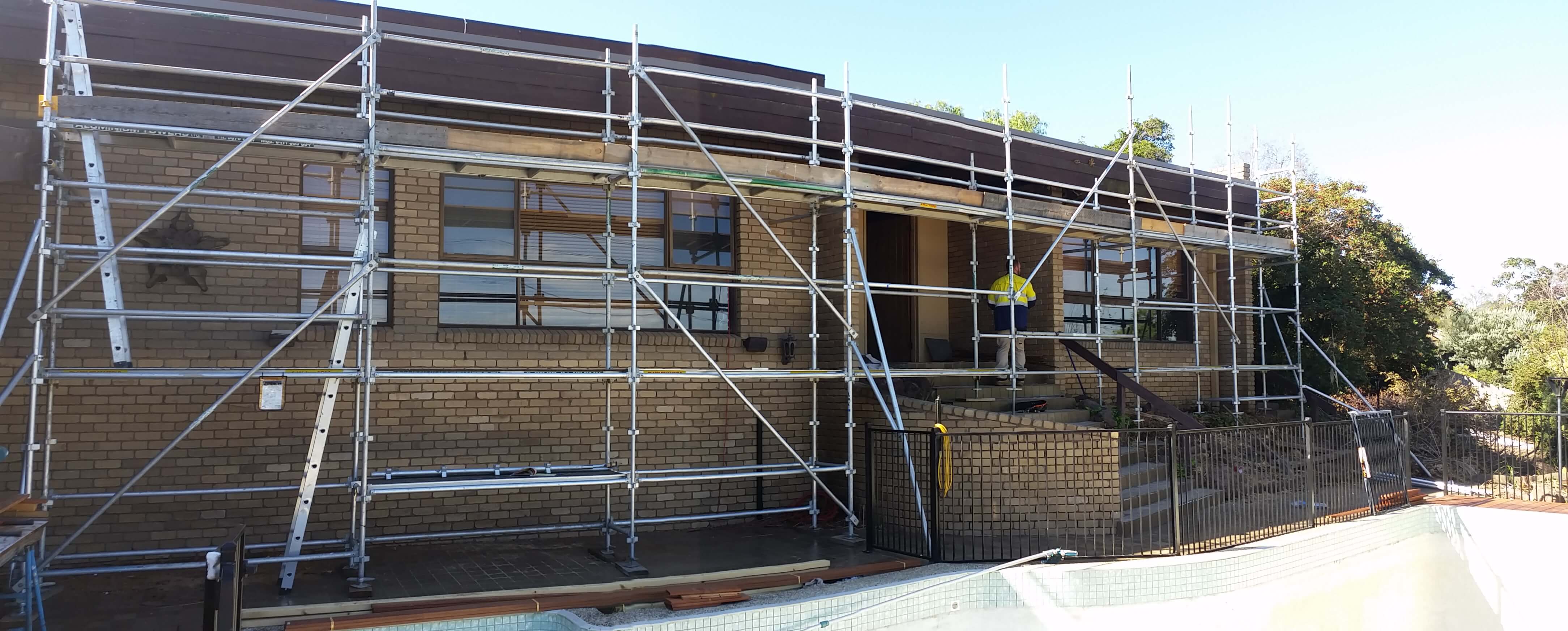 scaffolding job in melbourne showing double handrail installation