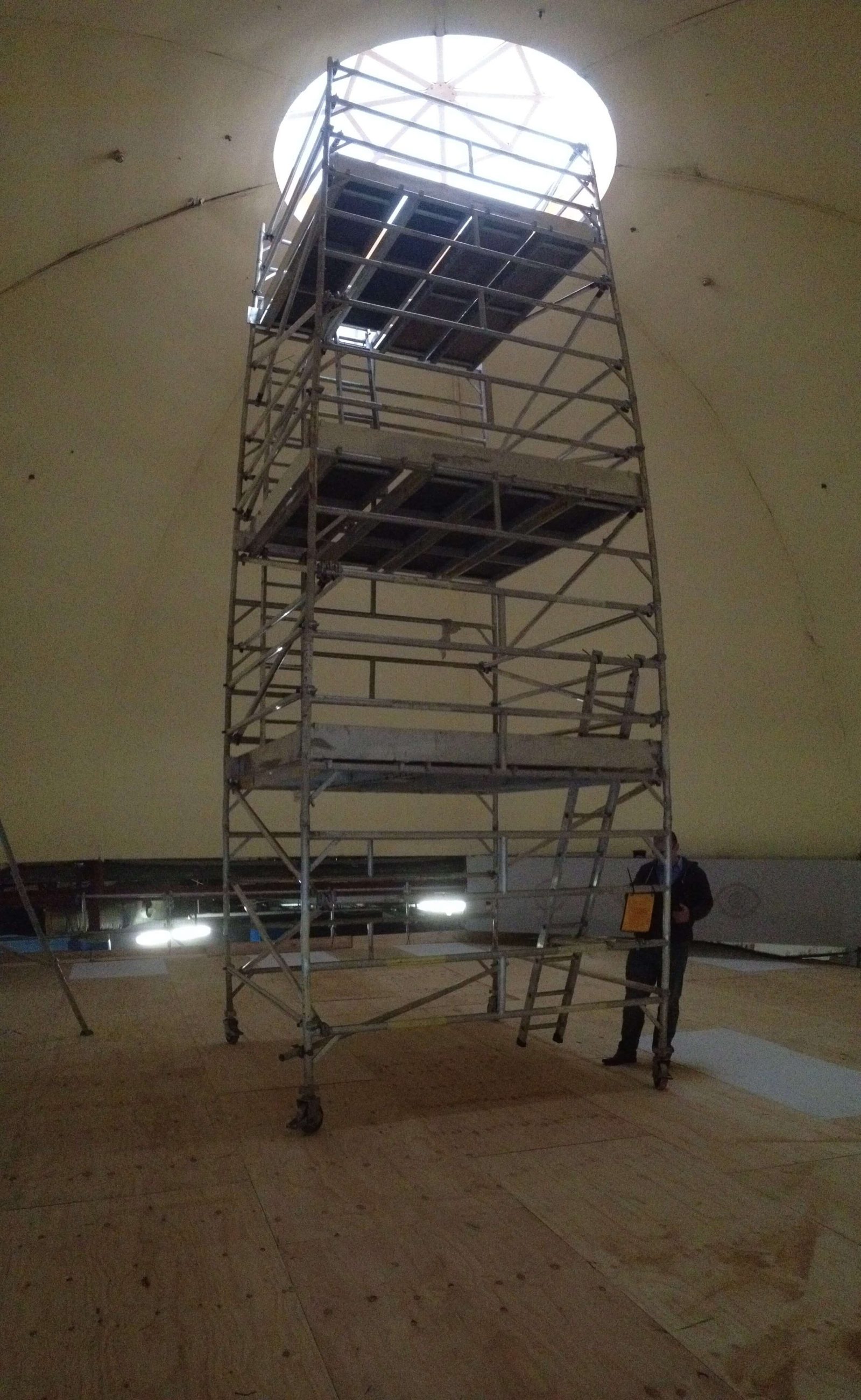 Mobile scaffold on scaffolding platform coogee